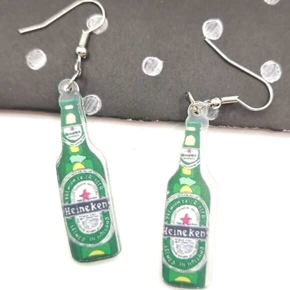 New HEINEKEN BEER BOTTLE cocktail  acrylic earrings - Picture 6 of 10